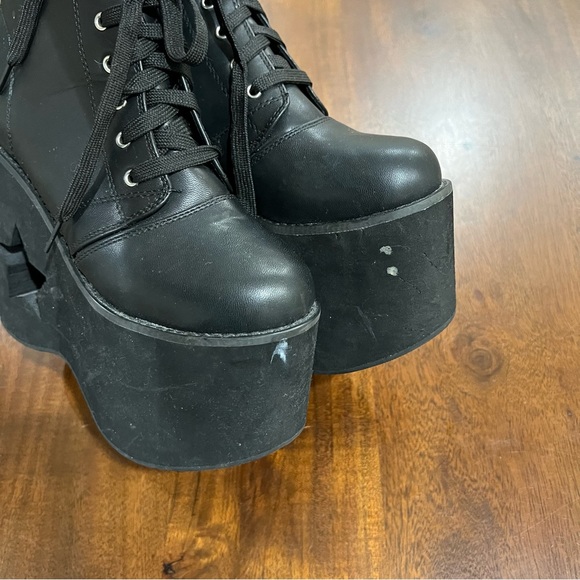 Hot Topic Platform Star & Moon Cutout Booties Size 6 - Picture 4 of 7